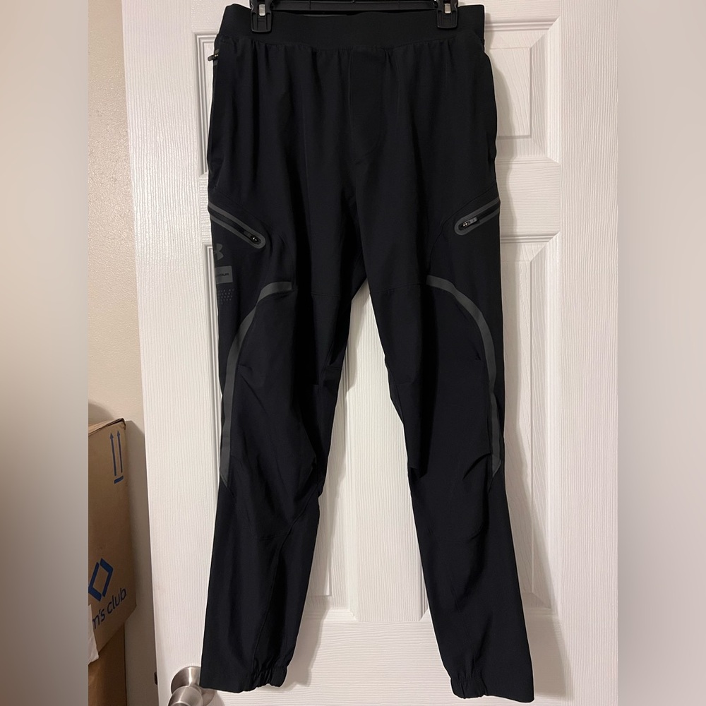 Under Armour Black Reflective Trim Jogger Pants Large